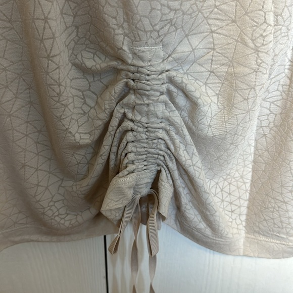 Lululemon slightly cropped tank - Picture 3 of 5